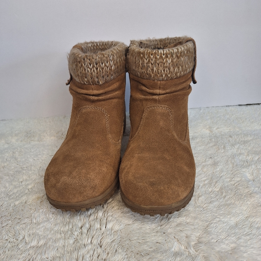 Khombu Size: 7M Women's Ankle Boots Color: BROWN Preowned